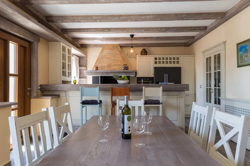Spacious Country Villa with Pool in Vižinada
