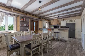 Spacious Country Villa with Pool in Vižinada