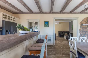 Spacious Country Villa with Pool in Vižinada