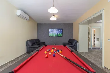 Spacious Country Villa with Pool in Vižinada