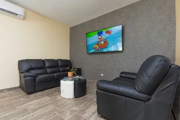 Spacious Country Villa with Pool in Vižinada