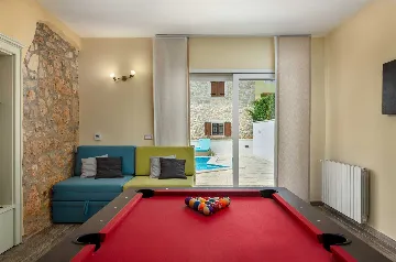 Spacious Country Villa with Pool in Vižinada