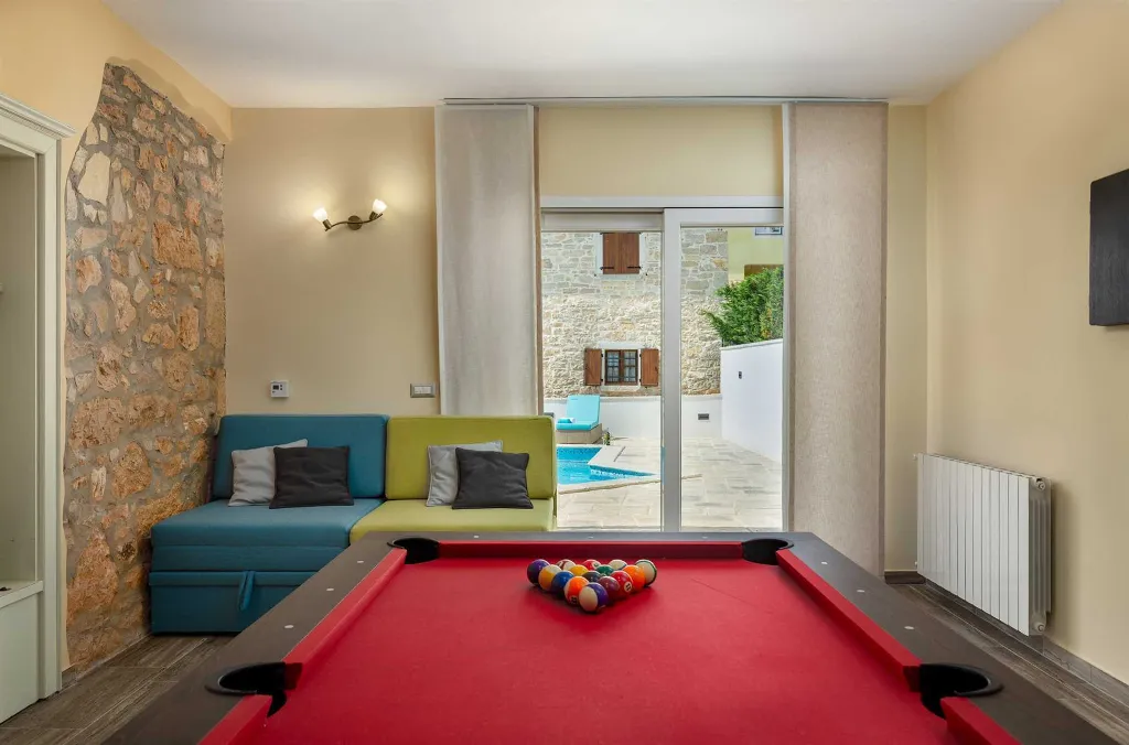 Spacious Country Villa with Pool in Vižinada