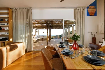 Seaside Villa Retreat with Pool, Zaraće