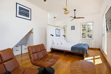 Seaside Villa Retreat with Pool, Zaraće