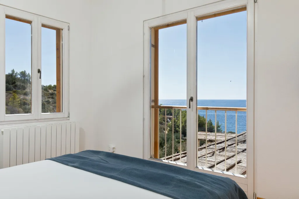 Seaside Villa Retreat with Pool, Zaraće