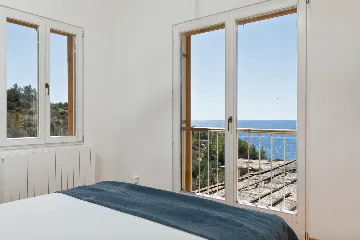 Seaside Villa Retreat with Pool, Zaraće