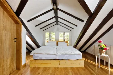 Seaside Villa Retreat with Pool, Zaraće