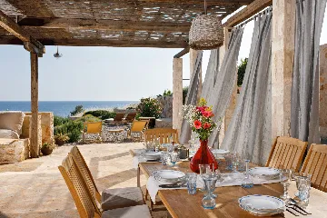 Seaside Villa Retreat with Pool, Zaraće