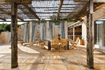 Seaside Villa Retreat with Pool, Zaraće