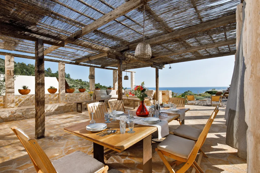 Seaside Villa Retreat with Pool, Zaraće