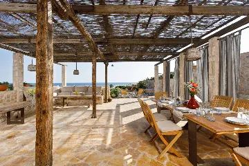 Seaside Villa Retreat with Pool, Zaraće