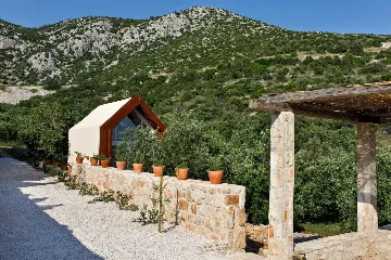 Seaside Villa Retreat with Pool, Zaraće