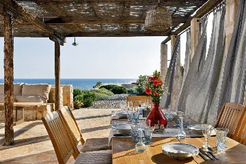 Seaside Villa Retreat with Pool, Zaraće