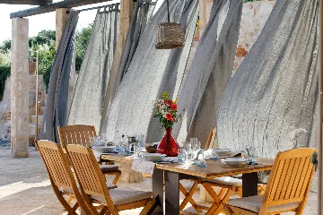 Seaside Villa Retreat with Pool, Zaraće