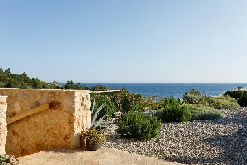 Seaside Villa Retreat with Pool, Zaraće