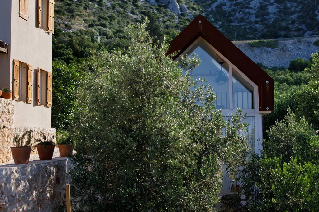Seaside Villa Retreat with Pool, Zaraće