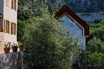 Seaside Villa Retreat with Pool, Zaraće