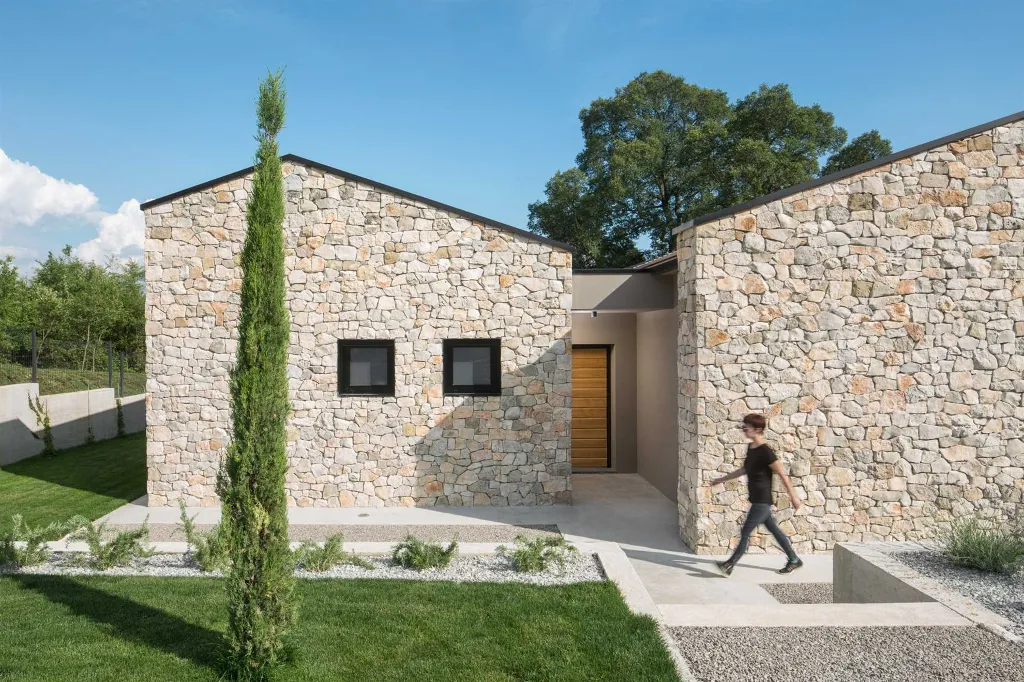 Modern Forestside Villa with Pool in Motovun