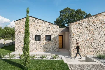 Modern Forestside Villa with Pool in Motovun