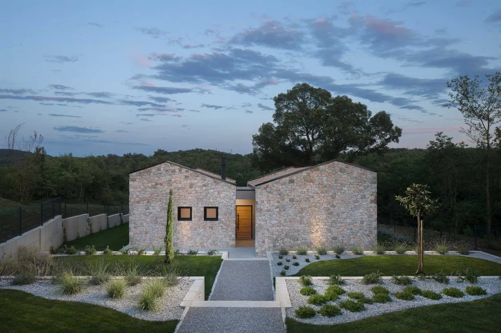 Modern Forestside Villa with Pool in Motovun
