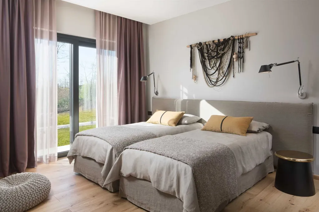 Modern Forestside Villa with Pool in Motovun