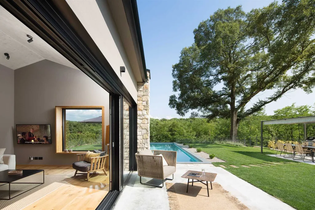 Modern Forestside Villa with Pool in Motovun