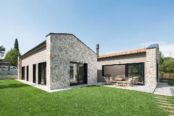 Modern Forestside Villa with Pool in Motovun