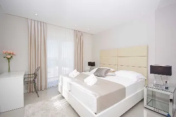 Modern Villa with Heated Pool in Tučepi