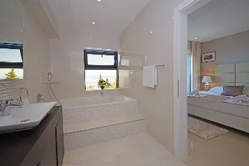 Modern Villa with Heated Pool in Tučepi