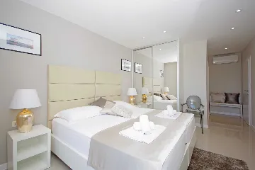 Modern Villa with Heated Pool in Tučepi