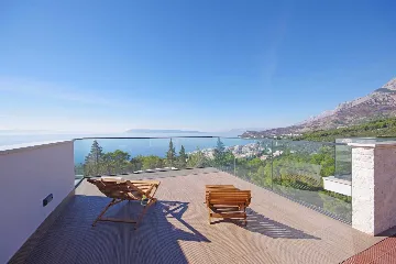 Modern Villa with Heated Pool in Tučepi