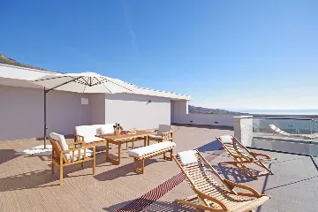 Modern Villa with Heated Pool in Tučepi