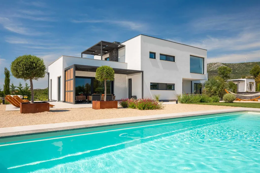 Private Villa with Pool and Tennis Court in Šibenik