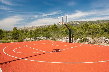 Private Villa with Pool and Tennis Court in Šibenik
