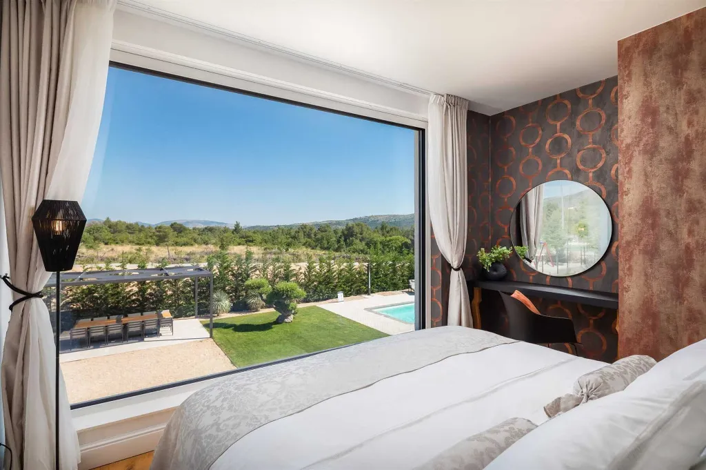Private Villa with Pool and Tennis Court in Šibenik