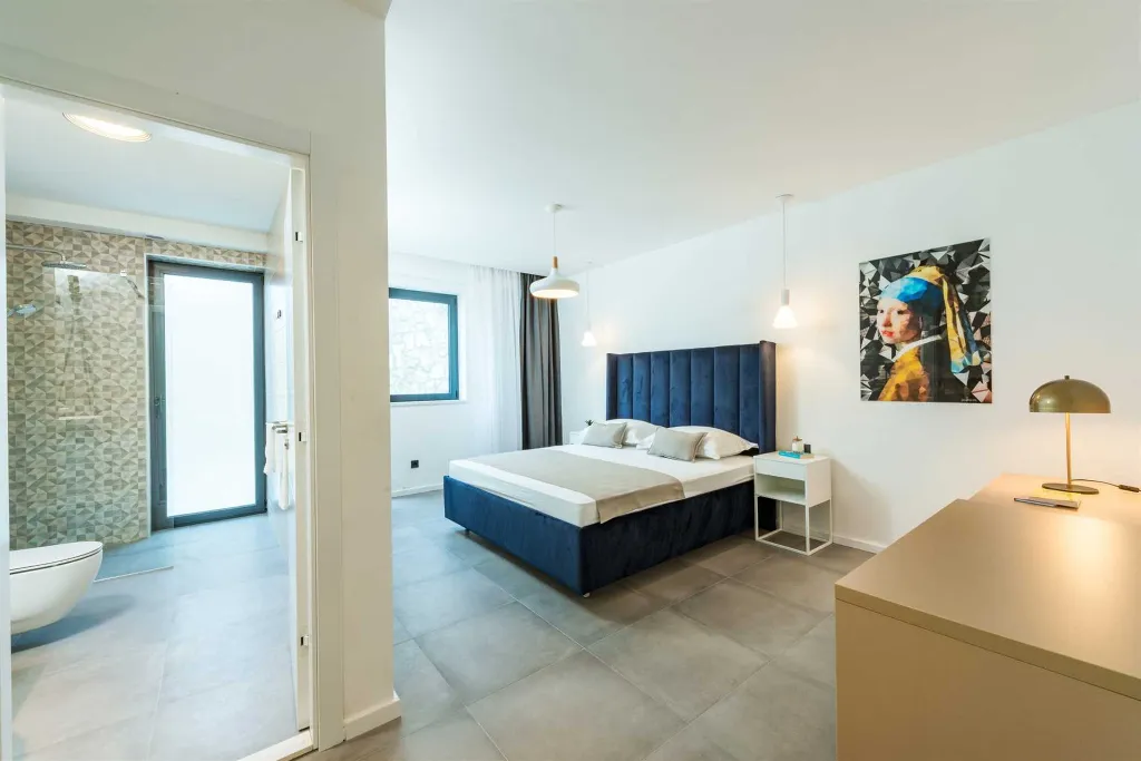 Modern Seafront Villa with Pool in Slano