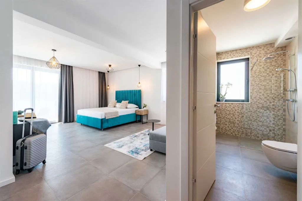 Modern Seafront Villa with Pool in Slano
