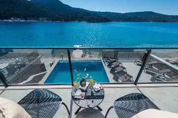 Modern Seafront Villa with Pool in Slano