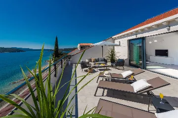 Modern Seafront Villa with Pool in Slano