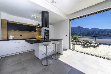 Modern Seafront Villa with Pool in Slano