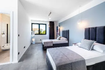 Modern Seafront Villa with Pool in Slano