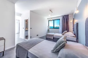 Modern Seafront Villa with Pool in Slano