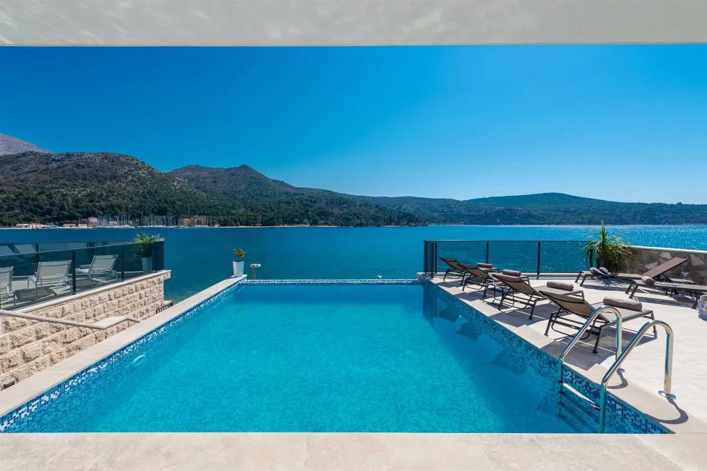 Modern Seafront Villa with Pool in Slano