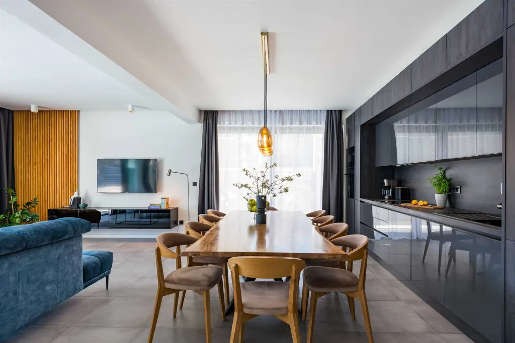 Modern Seafront Villa with Pool in Slano