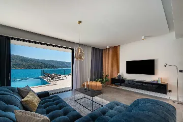 Modern Seafront Villa with Pool in Slano