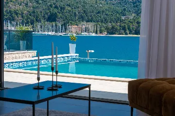 Modern Seafront Villa with Pool in Slano