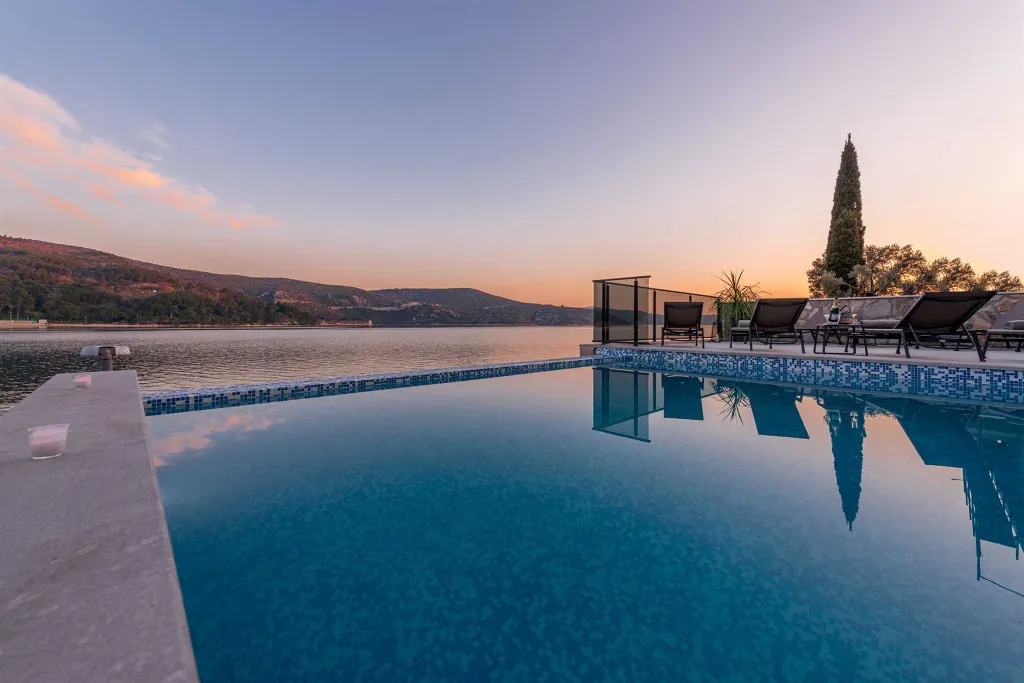 Modern Seafront Villa with Pool in Slano