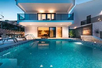 Modern Seafront Villa with Pool in Slano