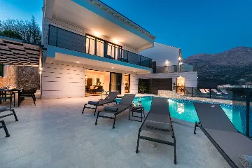 Modern Seafront Villa with Pool in Slano